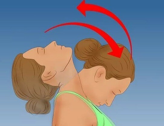 При наклоне головы вперед болит шея и голова