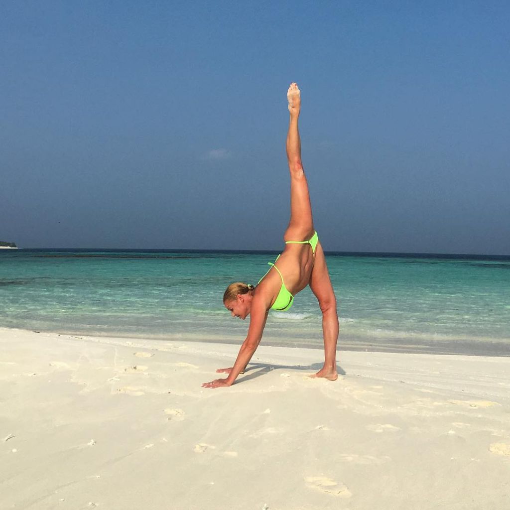 Поперечный шпагат болит спина