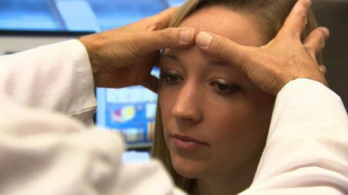 почему сильно болит лоб