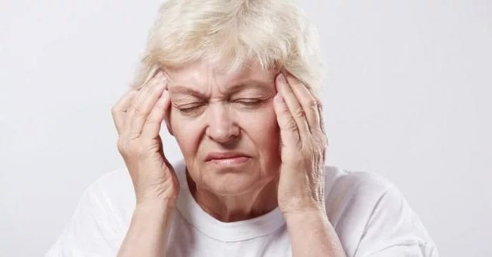 Постоянно болит сердце и кружится голова что это