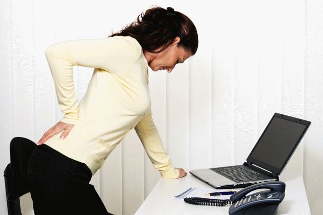 Спина болит лом в спине