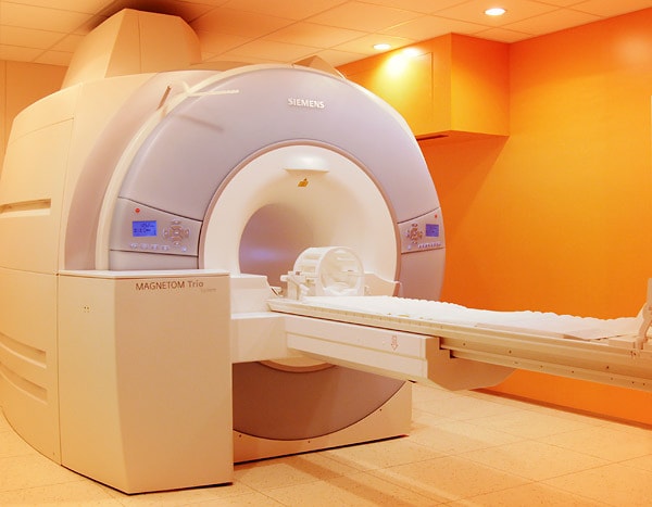 аппарат МРТ